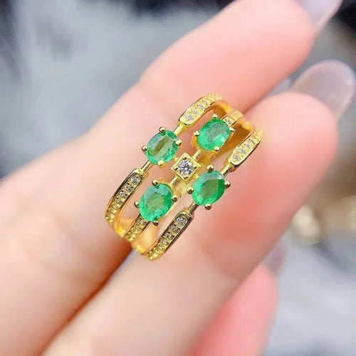 Luxurious Ring features a Natural Emerald and S925 Pure Silver for Women A Fashionable and Perfect Gift Designer Design