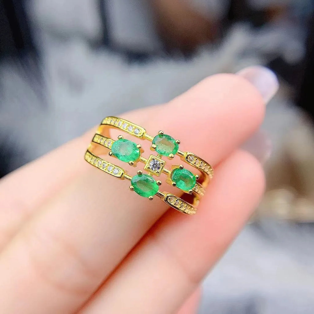 Luxurious Ring features a Natural Emerald and S925 Pure Silver for Women A Fashionable and Perfect Gift Designer Design